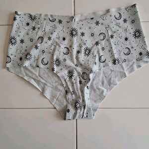 Victorias Secret No Show Cheeky Panties Underwear Size Medium Grey Celestial